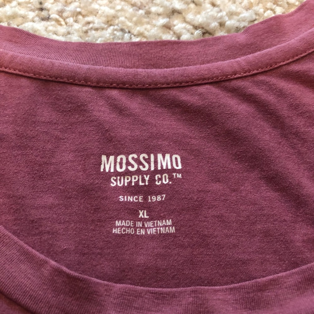 Maroon T-shirt - Picture 3 of 5
